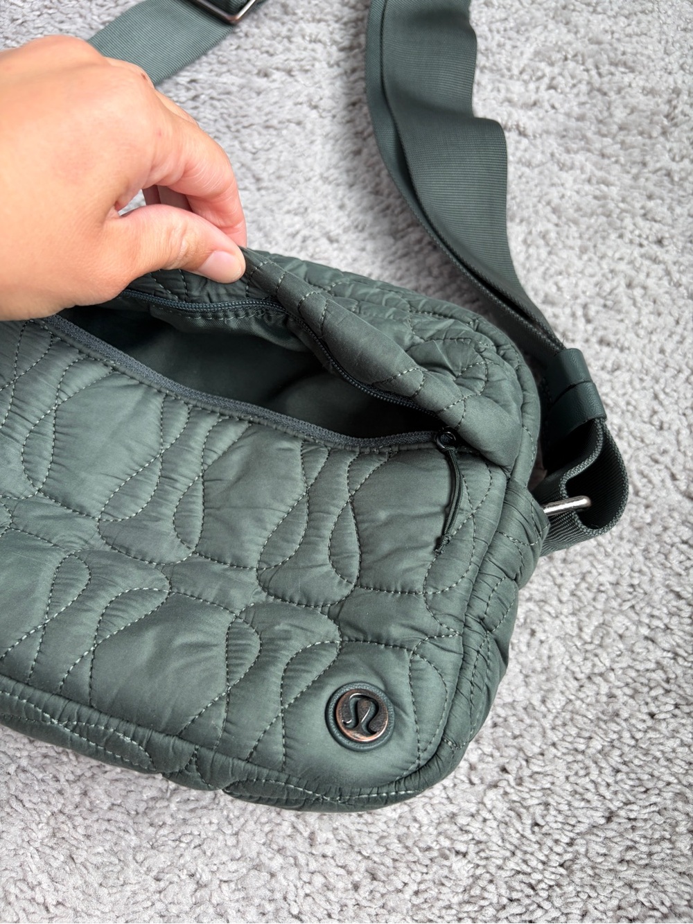 Lululemon Quilted Embrace Crossbody Bag Dark Green - Picture 3 of 12